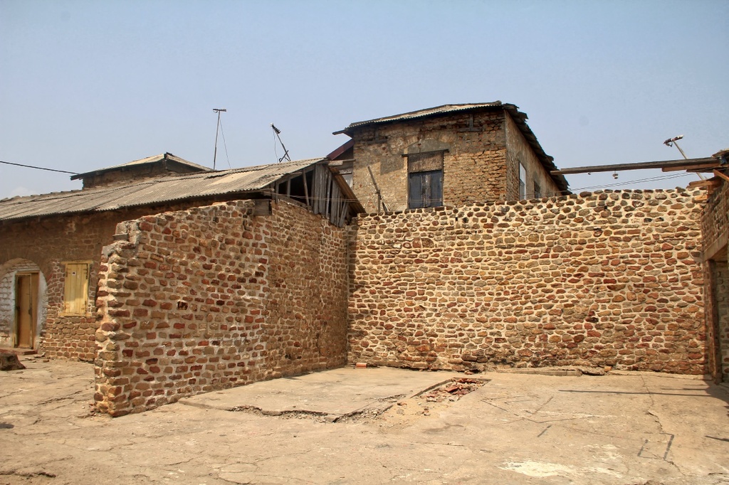 Chains and Gold. The hidden slave tunnel at Franklin House/Portoguise Fort Visao, James Town! (c) Remo Kurka